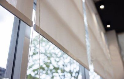 Critérios de escolha e decisão para comprar cortinas e persianas