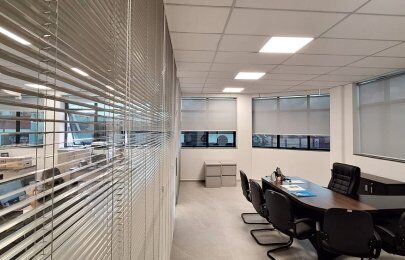 Cortinas para projetos comerciais: pare de errar no básico